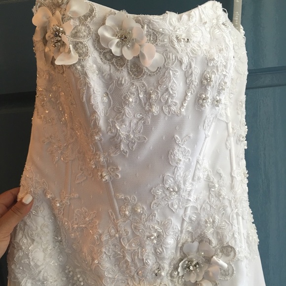 Brand new Alfred Angelo wedding dress - Picture 3 of 8